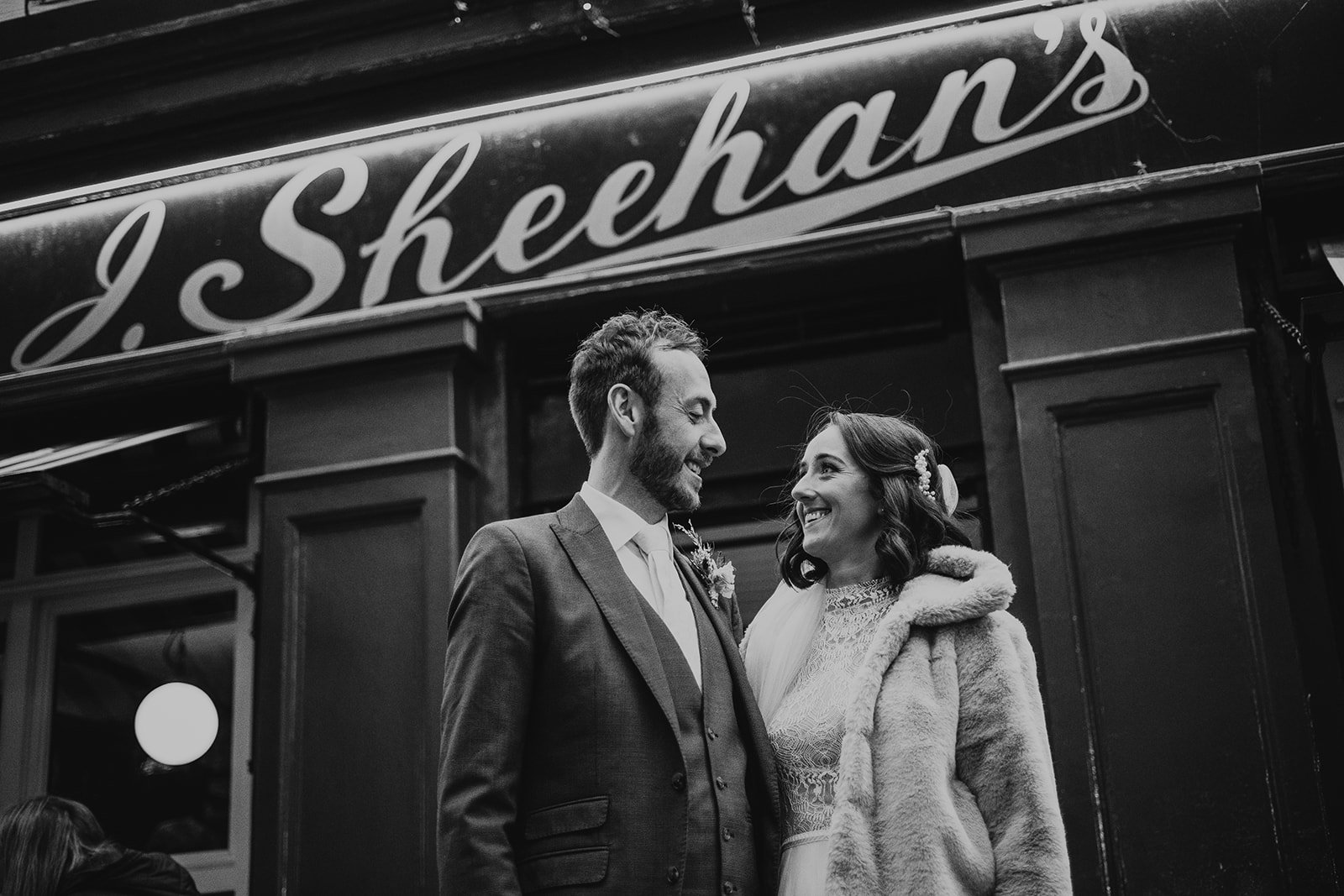 Westbury Hotel Dublin, Couple outside Sheehan's Pub